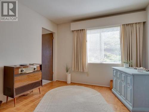 6956 Victoria Street, Powell River, BC - Indoor Photo Showing Bedroom