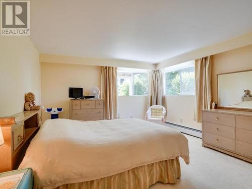 6956 Victoria Street, Powell River, BC - Indoor Photo Showing Bedroom