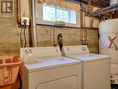 6956 Victoria Street, Powell River, BC - Indoor Photo Showing Laundry Room