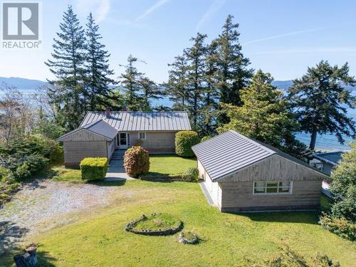 6956 Victoria Street, Powell River, BC - Outdoor