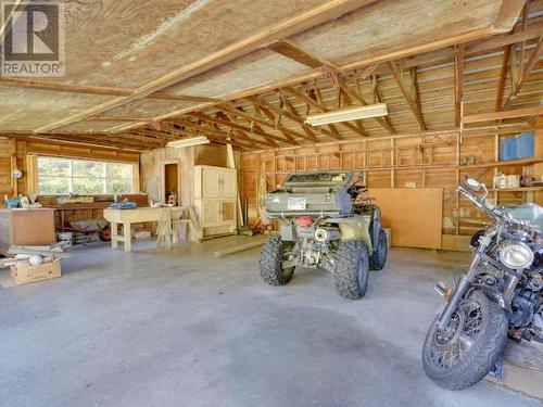 6956 Victoria Street, Powell River, BC - Indoor Photo Showing Garage