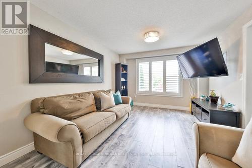 4143 Bianca Forest Drive, Burlington, ON - Indoor Photo Showing Living Room