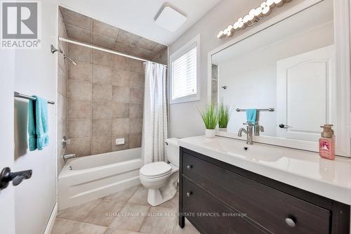 4143 Bianca Forest Drive, Burlington, ON - Indoor Photo Showing Bathroom