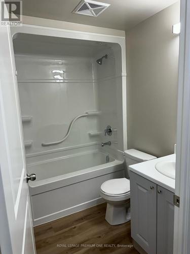 220 - 50 Herrick Avenue, St. Catharines, ON - Indoor Photo Showing Bathroom
