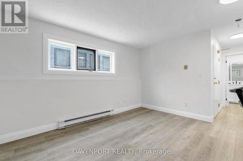 77 Lancaster Street W, Kitchener, ON - Indoor Photo Showing Other Room