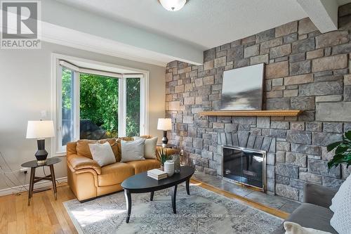 1691 Medallion Court, Mississauga, ON - Indoor Photo Showing Living Room With Fireplace