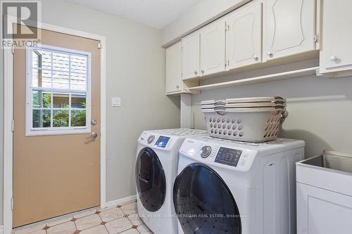 1691 Medallion Court, Mississauga, ON - Indoor Photo Showing Laundry Room