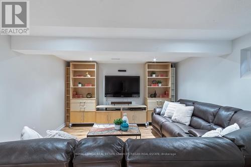 1691 Medallion Court, Mississauga, ON - Indoor Photo Showing Living Room