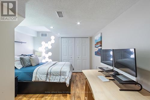 1691 Medallion Court, Mississauga, ON - Indoor Photo Showing Bedroom