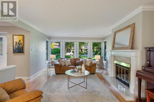 1691 Medallion Court, Mississauga, ON - Indoor Photo Showing Living Room With Fireplace