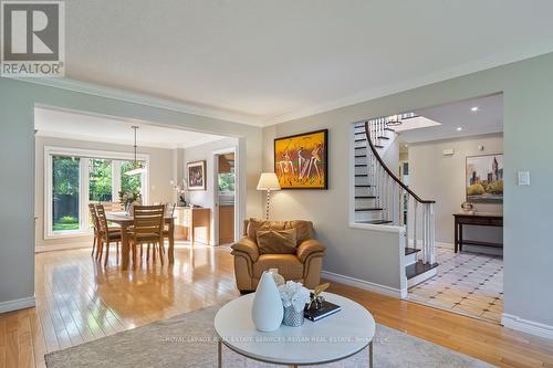 1691 Medallion Court, Mississauga, ON - Indoor Photo Showing Living Room