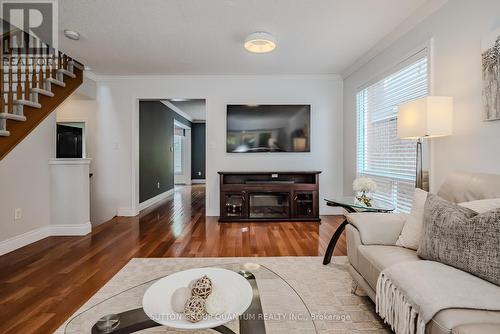 5919 Blue Spruce Avenue, Burlington, ON - Indoor Photo Showing Living Room