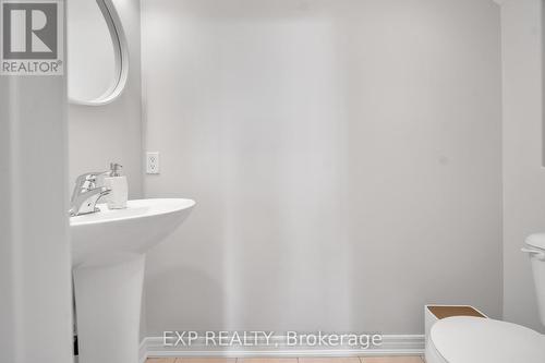 3182 Eclipse Avenue, Mississauga, ON - Indoor Photo Showing Bathroom