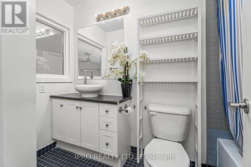 308 - 21 Earl Street, Toronto, ON - Indoor Photo Showing Bathroom