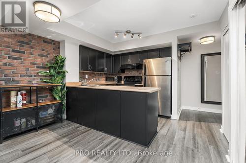 308 - 21 Earl Street, Toronto, ON - Indoor Photo Showing Kitchen