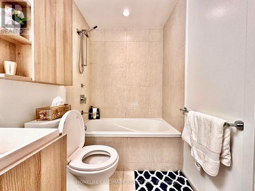 617 - 101 Charles Street E, Toronto, ON - Indoor Photo Showing Bathroom