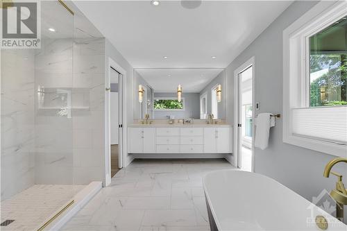 434 Kenwood Avenue, Ottawa, ON - Indoor Photo Showing Bathroom