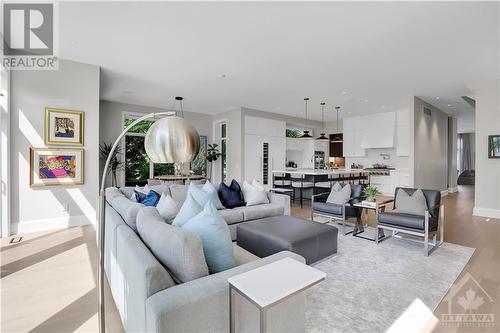 434 Kenwood Avenue, Ottawa, ON - Indoor Photo Showing Living Room