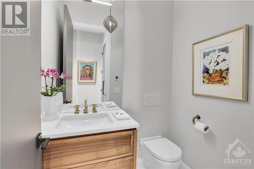 434 Kenwood Avenue, Ottawa, ON - Indoor Photo Showing Bathroom