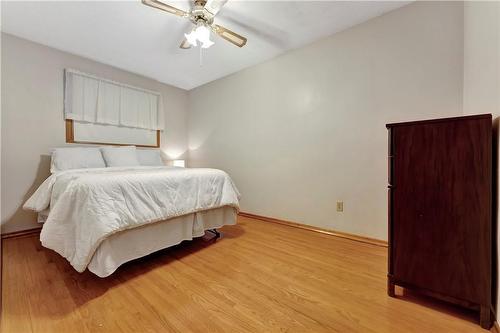 514 Queensdale Avenue E, Hamilton, ON - Indoor Photo Showing Bedroom
