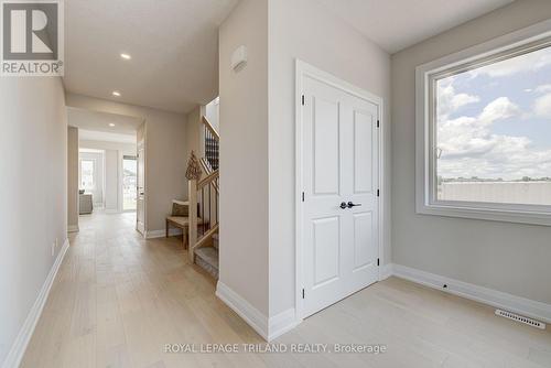 6465 Royal Magnolia Avenue, London, ON - Indoor Photo Showing Other Room