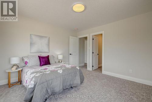 6465 Royal Magnolia Avenue, London, ON - Indoor Photo Showing Bedroom