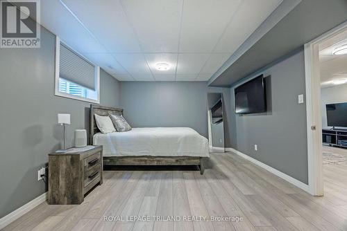 2349 Dauncey Crescent, London, ON - Indoor Photo Showing Bedroom