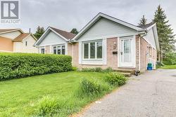 60 CARLYLE DRIVE  Kitchener, ON N2P 1P5