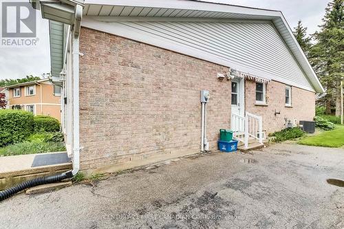 60 Carlyle Drive, Kitchener, ON 