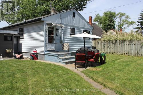 1166 St Louis Avenue, Windsor, ON - Outdoor