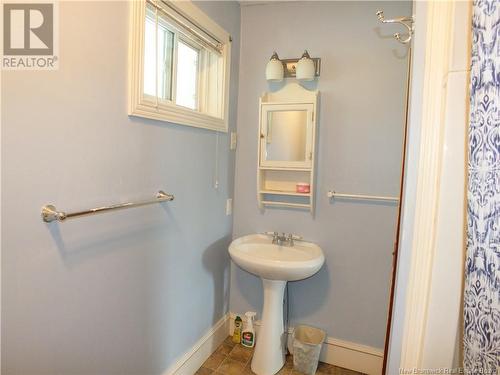 727 Main Street, Woodstock, NB - Indoor Photo Showing Bathroom