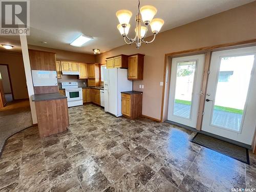 113 Lonsdale Street, Maple Creek, SK - Indoor Photo Showing Kitchen