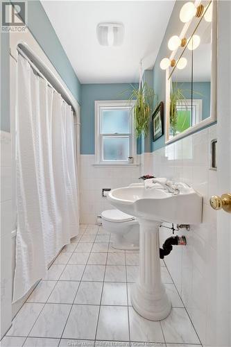 553 High St, Moncton, NB - Indoor Photo Showing Bathroom