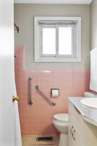 62 Cloke Court, Hamilton, ON - Indoor Photo Showing Bathroom