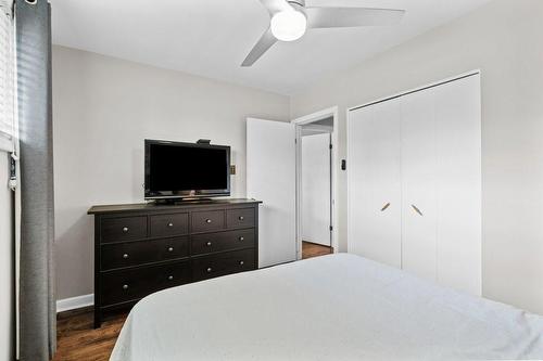 62 Cloke Court, Hamilton, ON - Indoor Photo Showing Bedroom