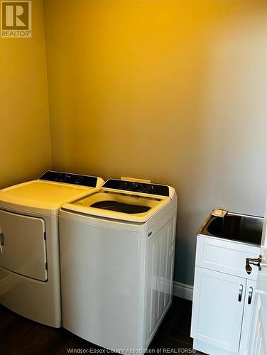 714 Elliot Point, Amherstburg, ON - Indoor Photo Showing Laundry Room