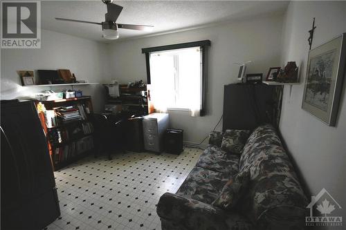 144 Sandra Crescent, Clarence-Rockland, ON - Indoor Photo Showing Bedroom