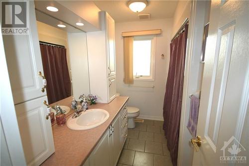 144 Sandra Crescent, Clarence-Rockland, ON - Indoor Photo Showing Bathroom