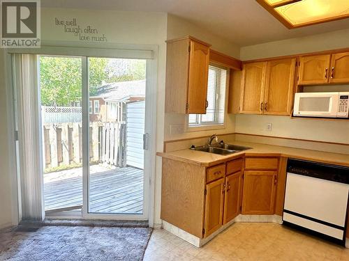 615 6Th Avenue Unit# 4, Keremeos, BC - Indoor Photo Showing Kitchen With Double Sink