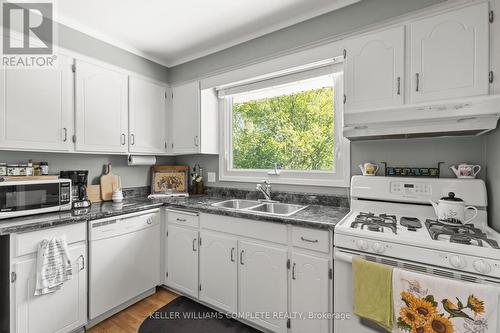 3629 Rebstock Road, Fort Erie, ON - Indoor Photo Showing Kitchen With Double Sink
