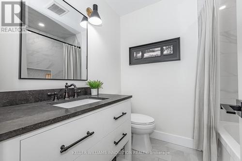 9 Highview Place, Kitchener, ON - Indoor Photo Showing Bathroom