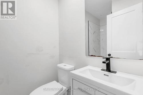 77 Lancaster Street W, Kitchener, ON - Indoor Photo Showing Bathroom