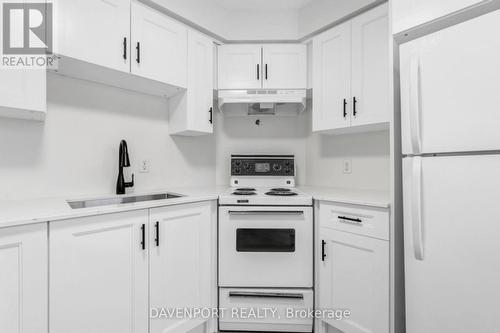 77 Lancaster Street W, Kitchener, ON - Indoor Photo Showing Kitchen