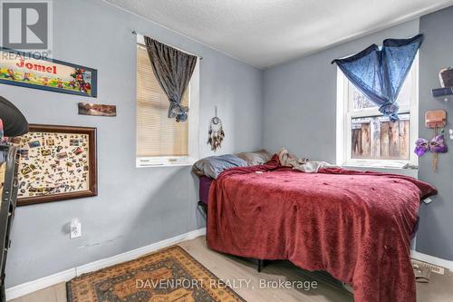 77 Lancaster Street W, Kitchener, ON - Indoor Photo Showing Bedroom