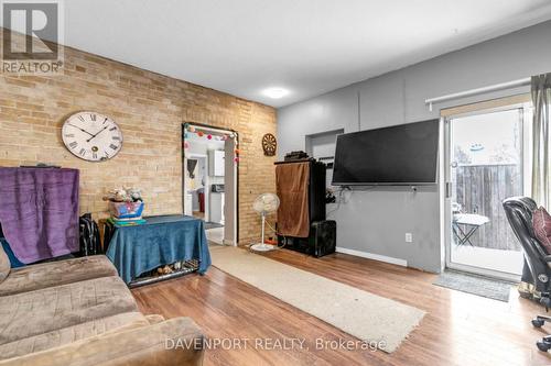 77 Lancaster Street W, Kitchener, ON - Indoor