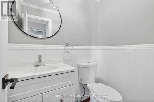 4082 Powderhorn Crescent, Mississauga, ON - Indoor Photo Showing Bathroom