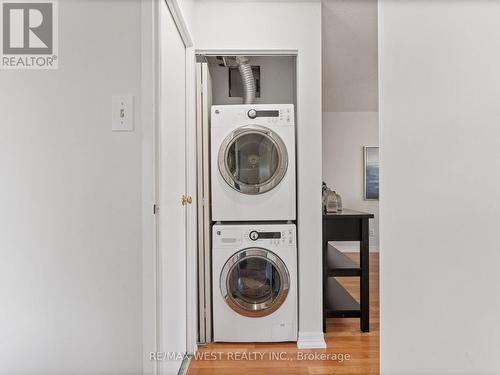 806 - 2470 Eglinton Avenue W, Toronto, ON - Indoor Photo Showing Laundry Room