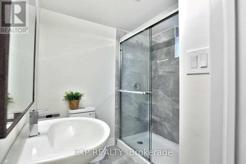 778 Drury Lane, Burlington, ON - Indoor Photo Showing Bathroom