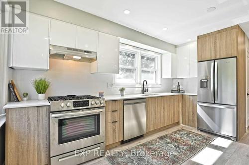 778 Drury Lane, Burlington, ON - Indoor Photo Showing Kitchen With Upgraded Kitchen