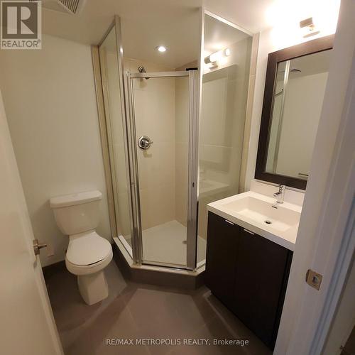 821 - 9 Mabelle Avenue, Toronto, ON - Indoor Photo Showing Bathroom